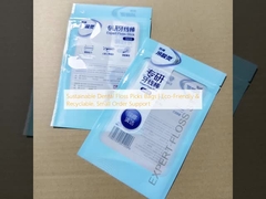 O fio dental sustentável escolhe sacos. Amigável ao ambiente e reciclável.