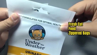 saco plástico amarelo com zíper para comida de gato