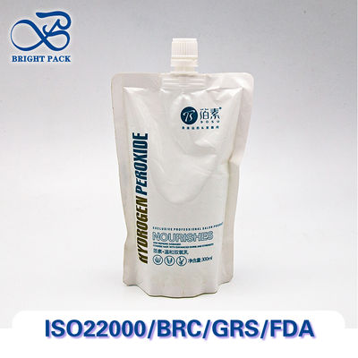 Sacos com bico à prova de vazamento para embalagem de produtos de cuidados com a pele com impressão personalizável, materiais e tamanhos de bico.